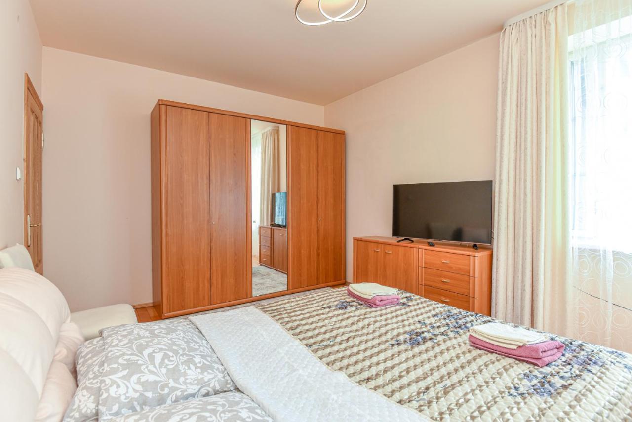 Medziotoju Apartment In Old City Palanga Luaran gambar