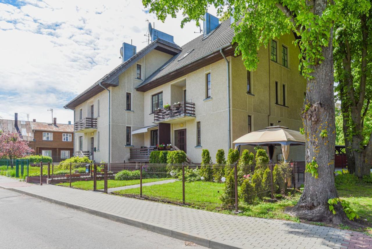 Medziotoju Apartment In Old City Palanga Luaran gambar