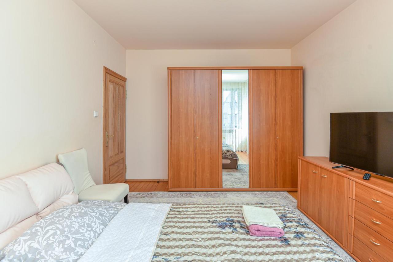 Medziotoju Apartment In Old City Palanga Luaran gambar