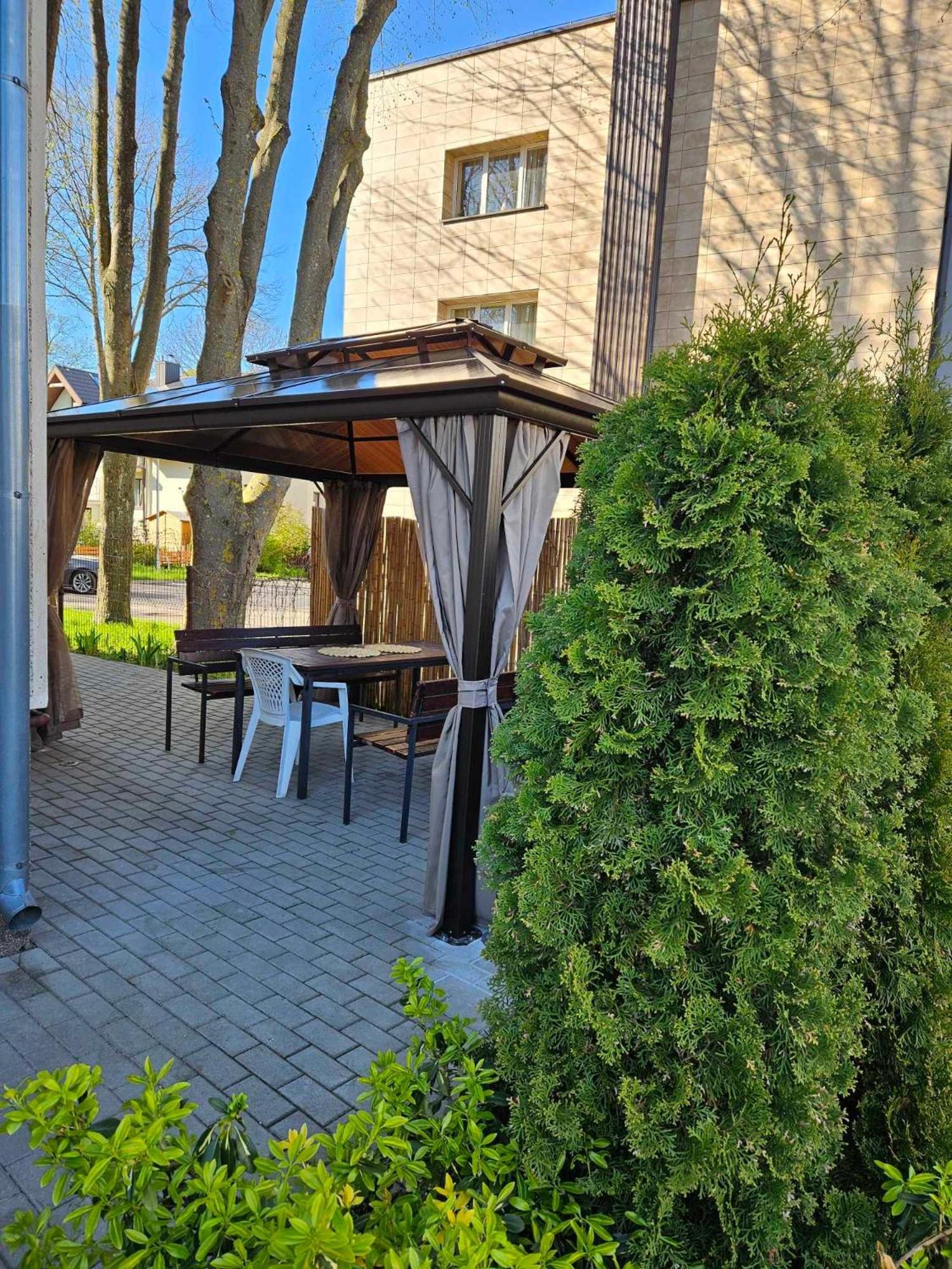 Medziotoju Apartment In Old City Palanga Luaran gambar