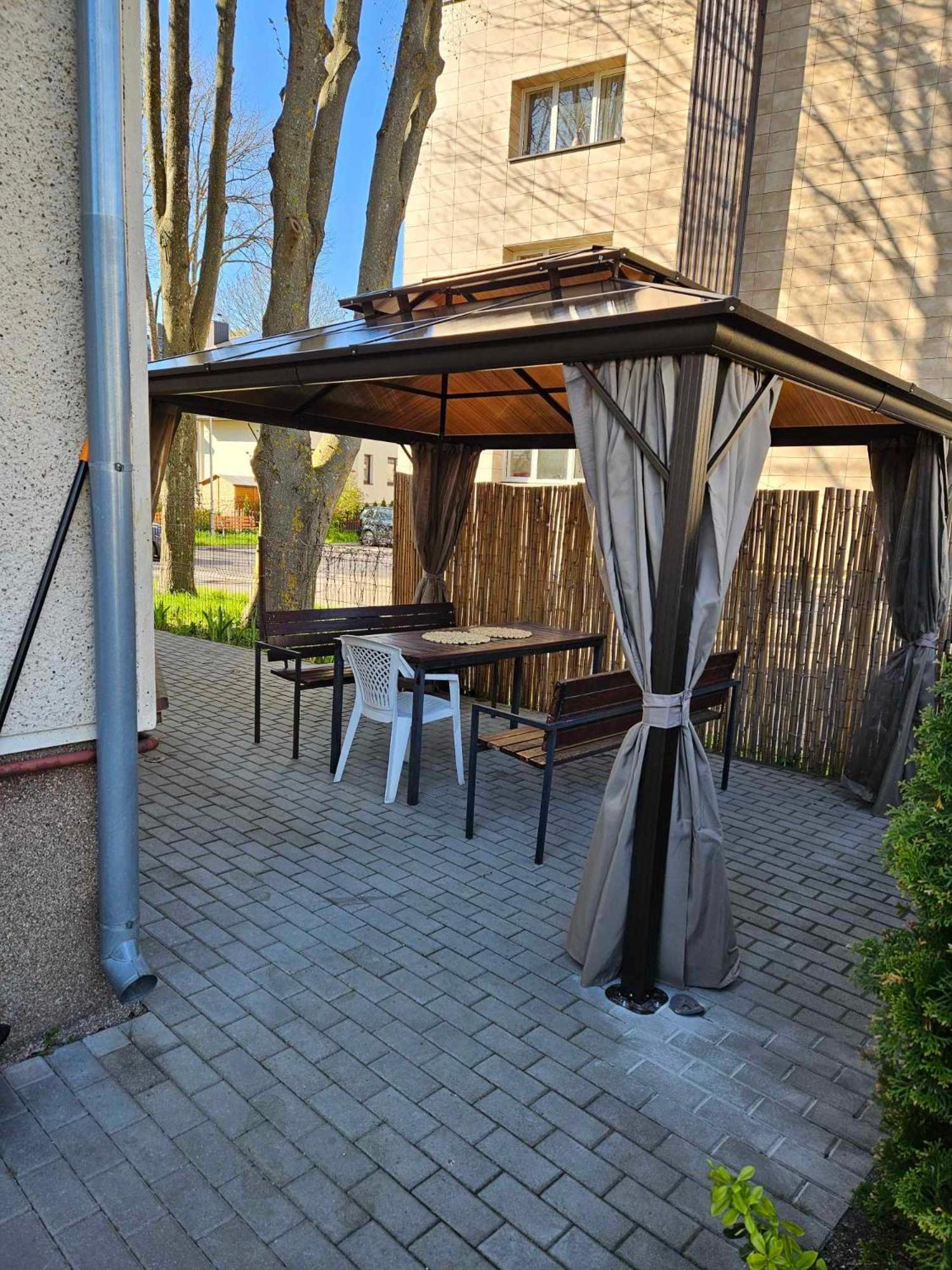Medziotoju Apartment In Old City Palanga Luaran gambar