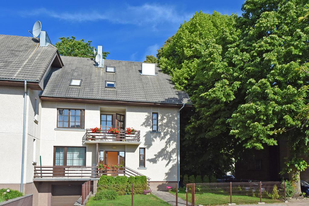 Medziotoju Apartment In Old City Palanga Luaran gambar